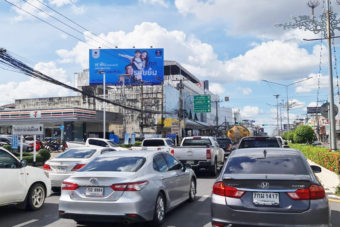 สี่แยกกองบิน - ถนนชยางกูร